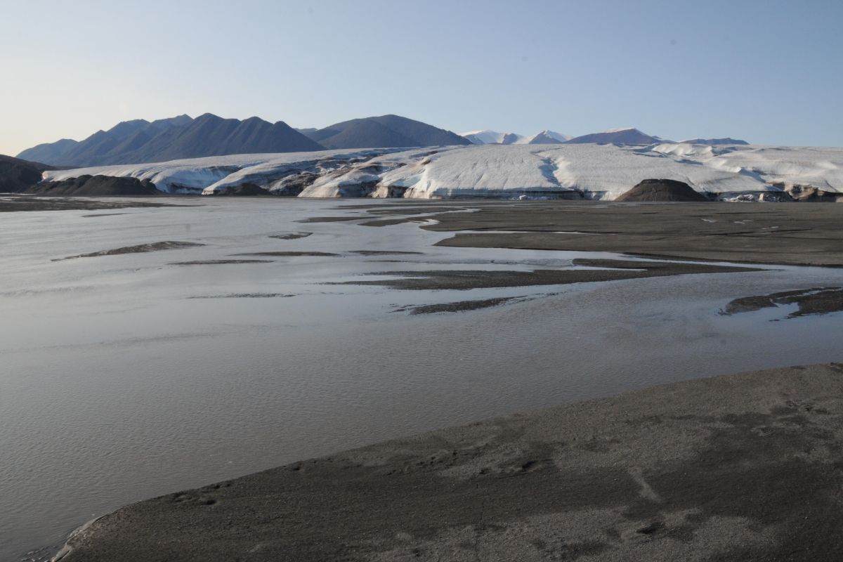 Glacier-Fed Rivers May Consume Atmospheric Carbon Dioxide