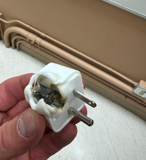 universal-power-adaptor.png